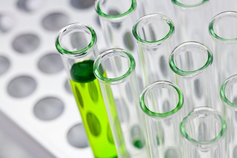 Zmagasz się z zadaniem jakim jest urządzenie laboratorium