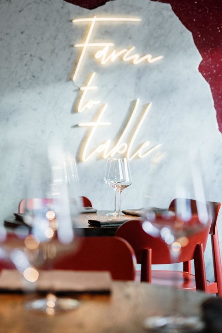 Zalety wspólnego obiadu w restauracji
