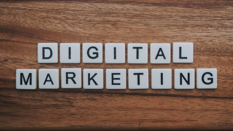 Nie trać więcej czasu na wyszukiwanie, po prostu przeczytaj nasze porady i wskazówki dotyczące marketingu w mediach społecznościowych