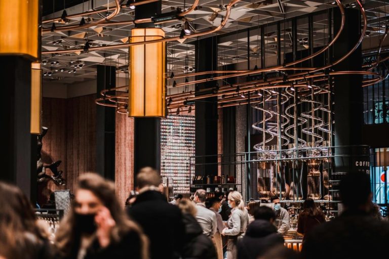 U kogo powinniśmy się zaopatrywać w meble do restauracji?