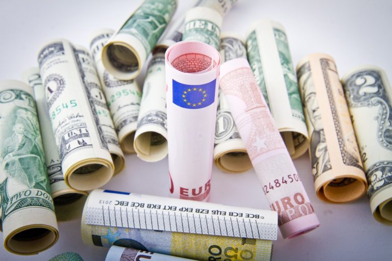 Jak negocjować z bankiem niższą marżę kredytu?
